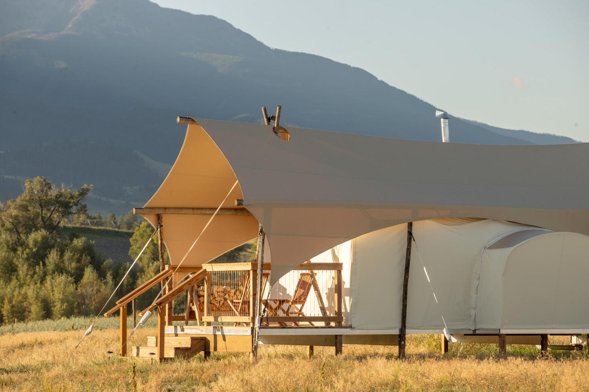 Under Canvas North Yellowstone - Paradise Valley Ливингстън Екстериор снимка