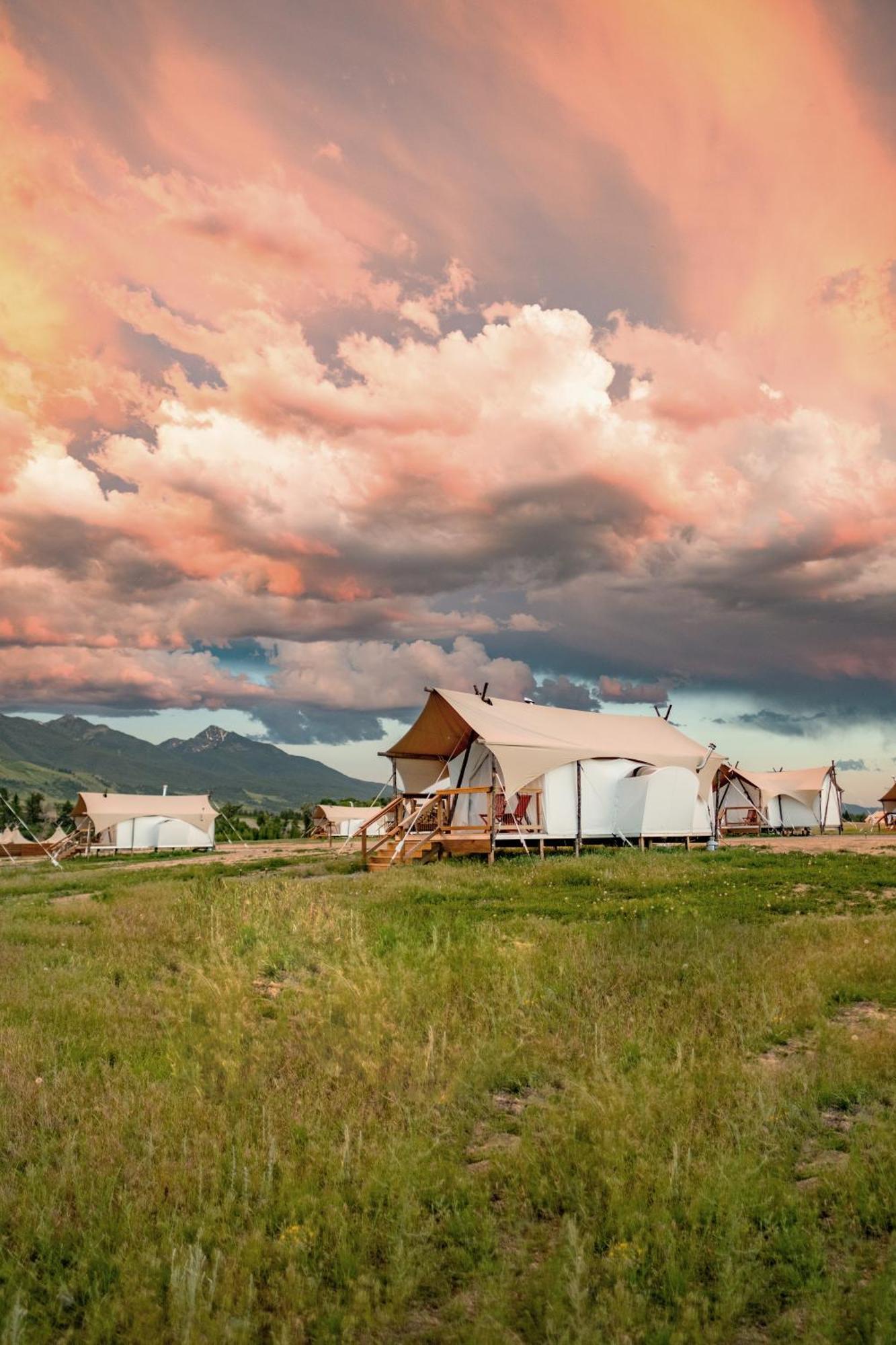 Under Canvas North Yellowstone - Paradise Valley Ливингстън Екстериор снимка